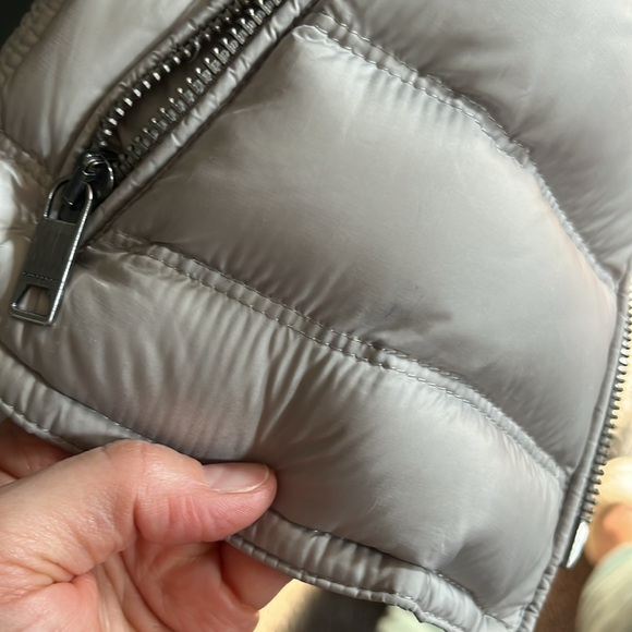 EUC Burberry Brit vest - Picture 8 of 8